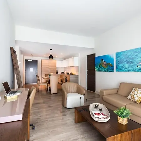 New!Beachfront Condo Resort- Balcony Hollywood Exterior photo